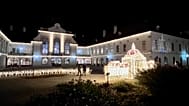 Una delle installazioni luminose nel parco del Castello Reale di Gödöllő
