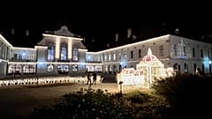 Lichtinstallation im Park des Königlichen Schlosses Gödöllő Ende Oktober 2025