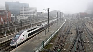 Image d'illustration : un quai de gare désert, le matin d'une grève générale à la gare Lille Flandres à Lille, dans le nord de la France, le jeudi 5 décembre 2019