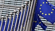 Le bandiere dell'Unione europea sventolano al vento davanti alla sede della Commissione europea a Bruxelles, 3 settembre 2025.