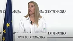 La presidenta de Extremadura, María Guardiola, anuncia la convocatoria de elecciones anticipadas, el 27 de octubre de 2025.