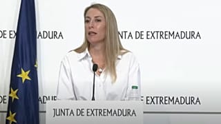 La presidenta de Extremadura, María Guardiola, anuncia la convocatoria de elecciones anticipadas, el 27 de octubre de 2025.