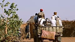صورة لدورية تابعة لحركة تحرير السودان قرب الفاشر 
