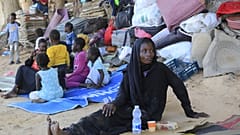 لاجئون سودانيون (أ ف ب/يوسف مراد)