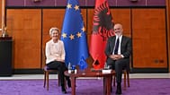 Edi Rama, à direita, e Ursula von der Leyen.