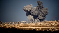 Israel greift wieder den Gazastreifen an.