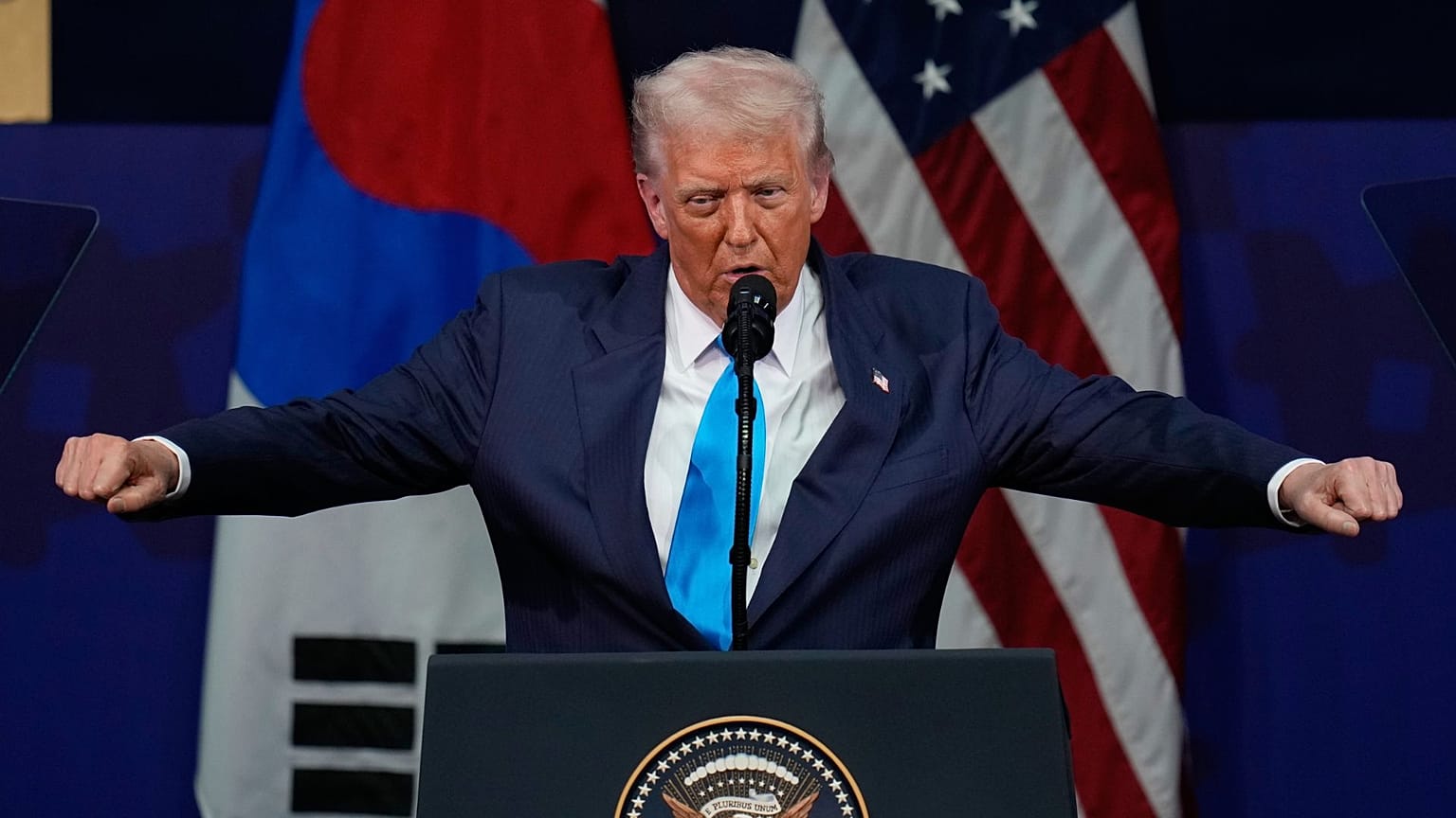 ترامپ در اجلاس سازمان همکاریهای اقتصادی آسیا پاسیفیک