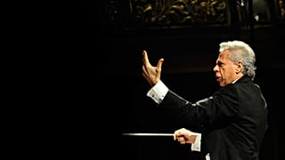 Türk orkestra şefi Rengim Gökmen.