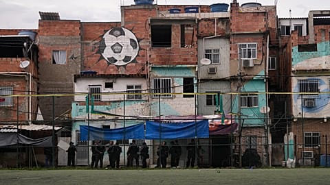 La Policía realiza una operación contra el crimen organizado en el complejo de favelas de Maré, en Río de Janeiro