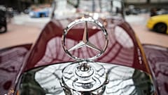 Αρχείο. Ένα Oldsmobile 1953 Mercedes Benz 300 S Roadster βγαίνει σε δημοπρασία από τον οίκο Bohams Cars. Παρίσι. 4 Φεβ. 2025.
