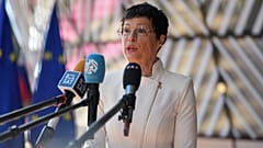 Европейский комиссар по вопросам расширения Марта Кос на встрече министров обороны стран ЕС в здании Европейского совета в Брюсселе, 20 мая 2025 года.