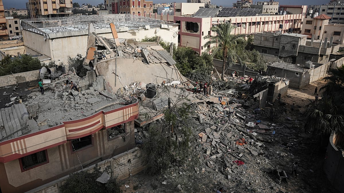 Israeli air strikes hit Gaza amid ceasefire accusations
