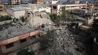 Israeli air strikes hit Gaza amid ceasefire accusations