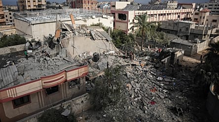 Israeli air strikes hit Gaza amid ceasefire accusations