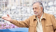 Ο Φράνσις Φορντ Κόπολα ποζάρει στους φωτογράφους κατά τη φωτοκλήση της ταινίας «Megalopolis», στο Φεστιβάλ Καννών, Γαλλία, 17 Μαΐου 2024