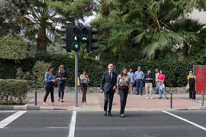 Ο υπουργός Μεταφορών της Κύπρου με την Επίτροπο Ισότητας των Φύλων