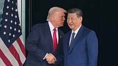Donald Trump és Hszi Csin-ping kezet fog az amerikai-kínai csúcstalálkozó után