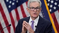 Председатель Федеральной резервной системы США Джером Пауэлл выступает на пресс-конференции после заседания Федерального комитета по открытым рынкам. Вашингтон. 29 октября 2025 года.