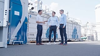 Christian von Olshausen (CTO), Nils Aldag (CEO) und Frank Posnanski (CFO) haben den deutschen Anlagenbauer Sunfire in die Weltliga der Elektrolyseur-Hersteller skaliert.
