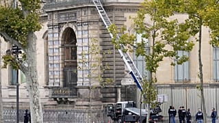 France : un Algérien parmi les suspects du cambriolage du Louvre