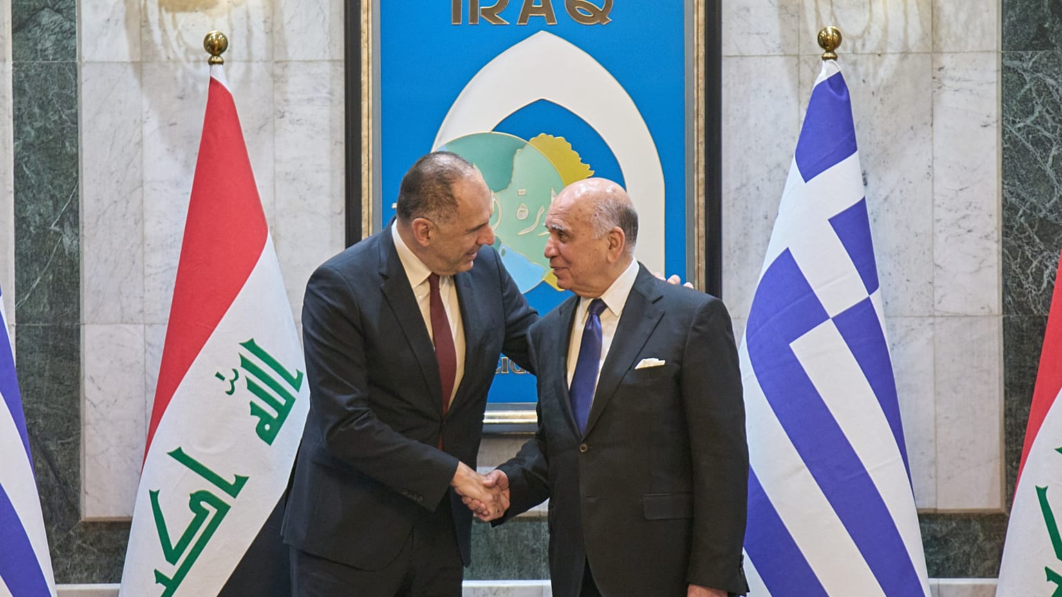 O υπουργός Εξωτερικών Γιώργος Γεραπετρίτης συναντά τον αντιπρόεδρο της κυβέρνησης και υπουργό Εξωτερικών του Ιράκ Φαούντ Χουσείν