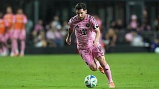 ليونيل ميسي، مهاجم إنتر ميامي، خلال مباراة فريقه ضد ناشفيل في الدور الأول من تصفيات الدوري الأمريكي، 24 أكتوبر 2025.