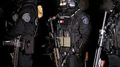 Membros das Brigadas de Investigação e Intervenção (BRI), Paris, 6 de dezembro de 2016.