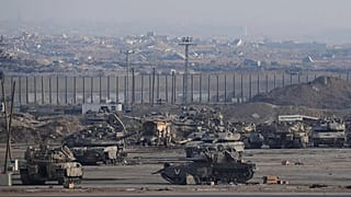 Gazze Şeridi'nin sınırında bekleyen İsrail tankları, 29 Ekim 2025