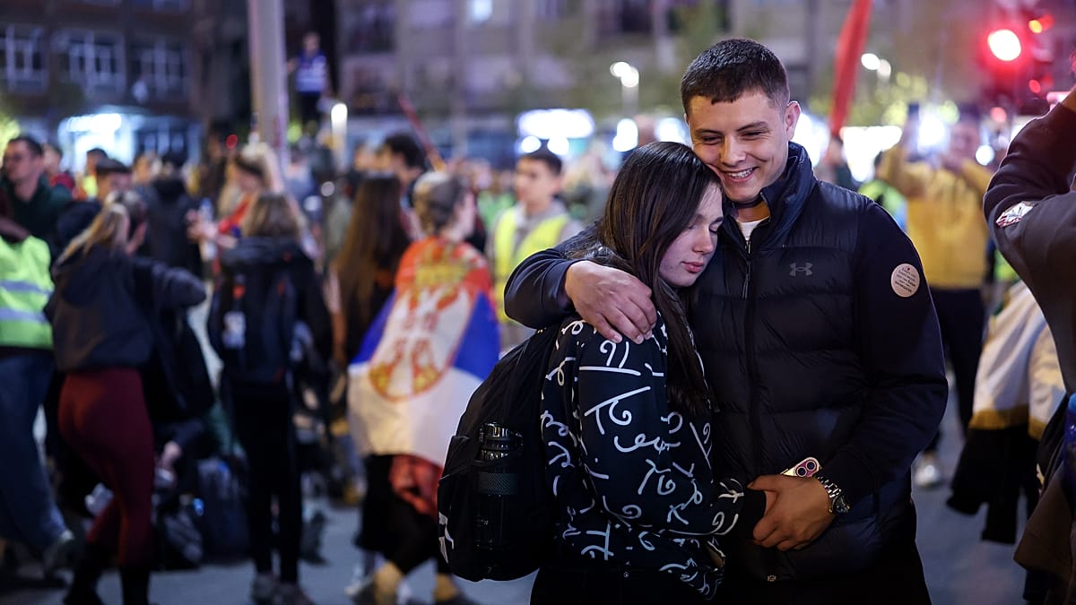 Serbie : des milliers d’étudiants en route vers Novi Sad pour commémorer le drame