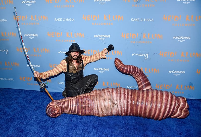 Interpretar a una espeluznante lombriz de tierra no parece fácil.