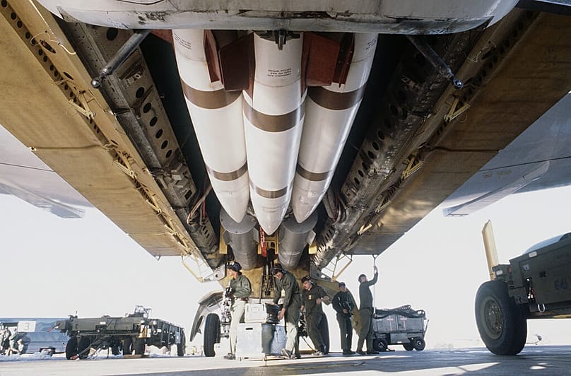 Nehézbombázóra szerelt amerikai taktikai atomfegyverek