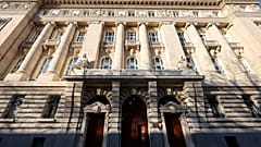 A Magyar Nemzeti Bank (MNB) megújult Szabadság téri székháza az épületben tartott sajtóbejárás napján, 2025. február 17-én