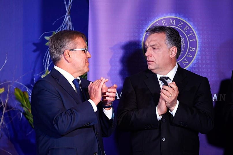 Matolcsy György, a Magyar Nemzeti Bank elnöke (balra) és Orbán Viktor miniszterelnök a Lámfalussy Konferencián, 2017. január 23-án