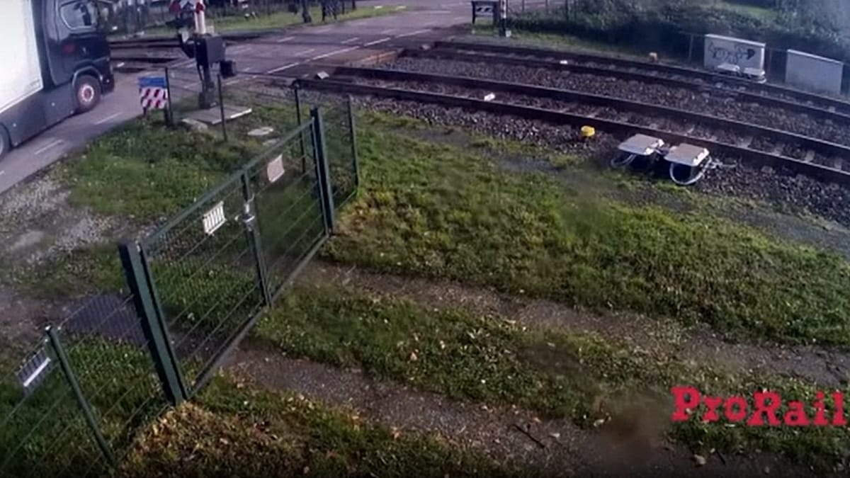 Netherlands: Train crashes into truck at level crossing