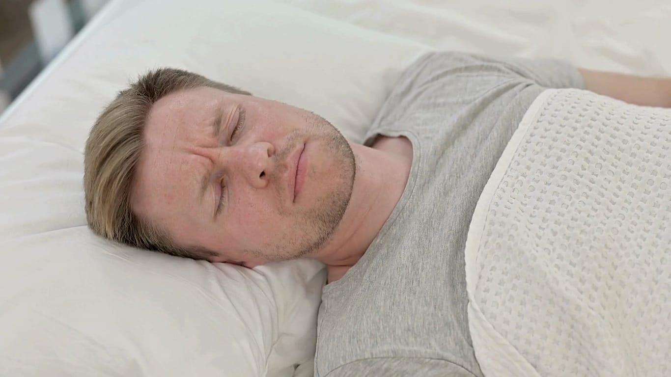 چطور با وجود اضطراب راحت‌تر بخوابیم؟