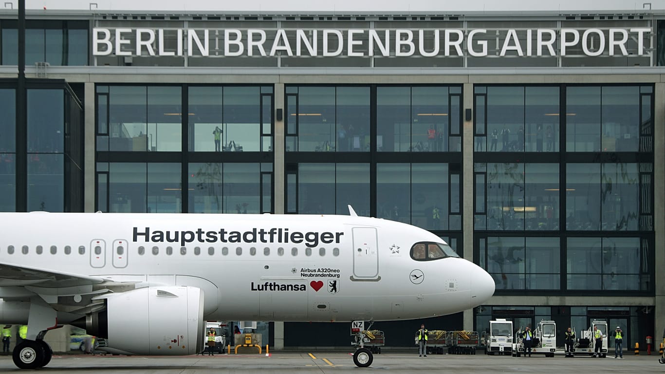 Drone interrupts flight operations at Berlin Airport for two hours