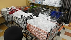 Das Mitzvah Food Program der Jewish Federation of Greater Philadelphia in Philadelphia lagert Notfall-Lebensmittel ein.