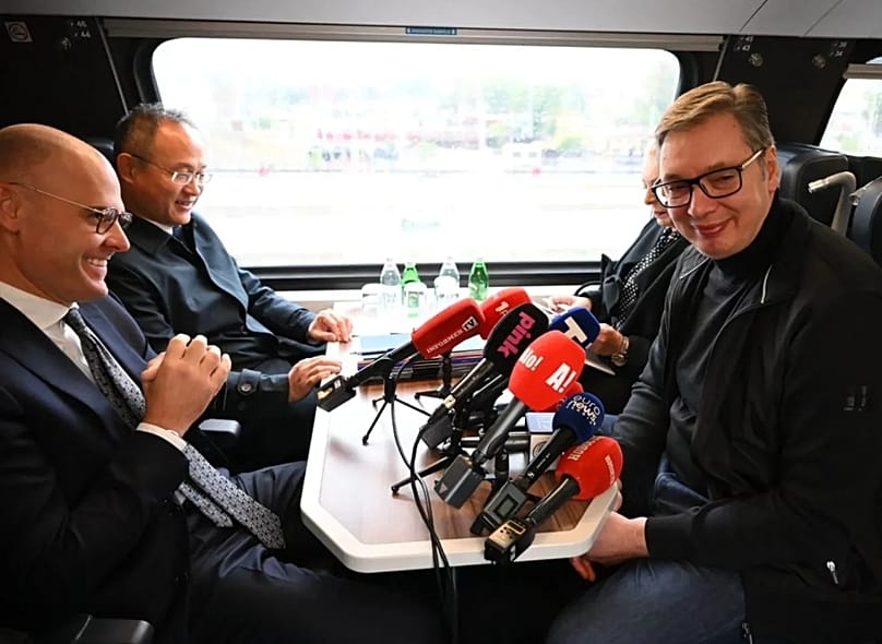 Csepreghy Nándor és Aleksandar Vučić vonatozik, 2025. október 3-án