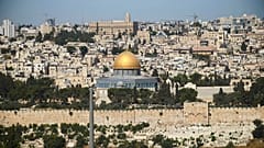 مسجد قبة الصخرة في مجمع المسجد الأقصى بمدينة القدس القديمة