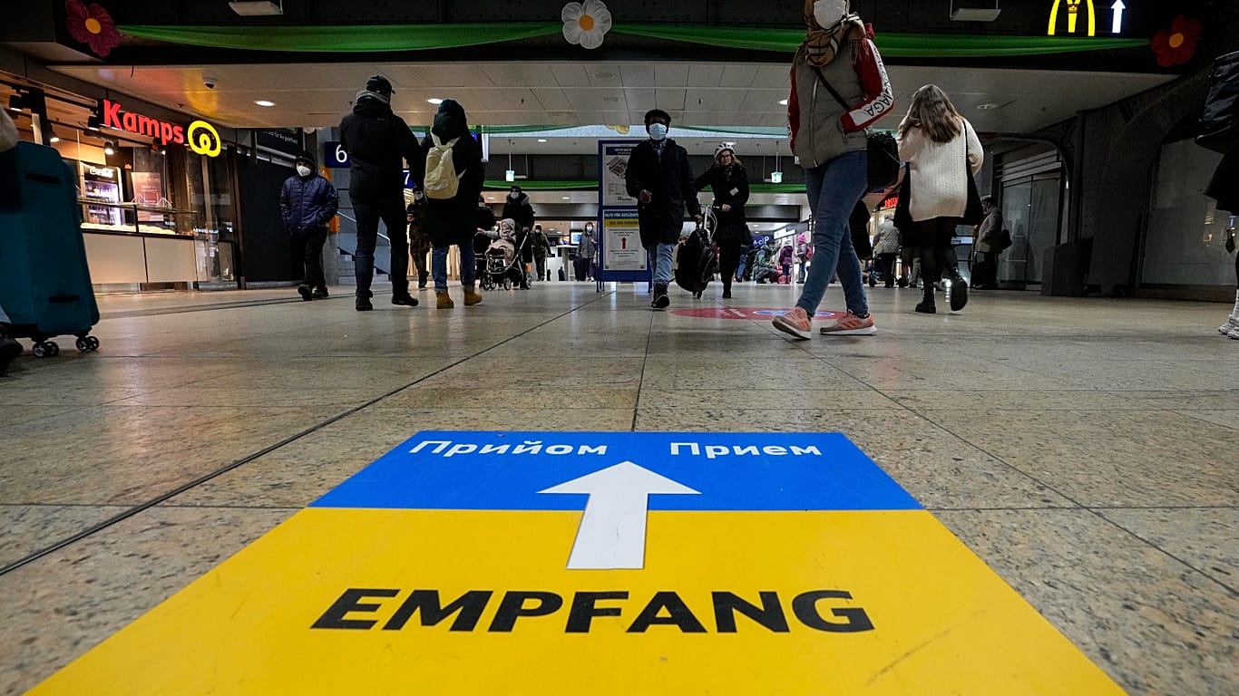 Germania, la maggioranza vuole togliere il reddito di cittadinanza ai rifugiati ucraini