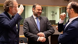 ARCHIVO: El entonces ministro de Transportes de España, José Luis Ábalos, durante una reunión de ministros de transportes de la UE en Bruselas, el 2 de diciembre de 2019.