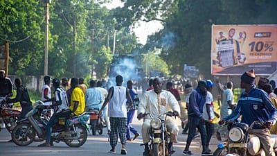 Élections en Afrique : opposants écartés, manifestations et résultats contestés