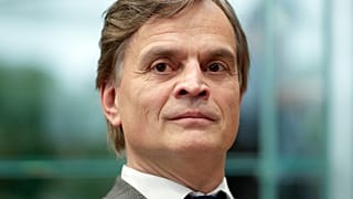 Das Auto von AfD-Politiker Bernd Baumann wurde in Brand gesetzt. Jetzt gibt es ein Bekennerschreiben.