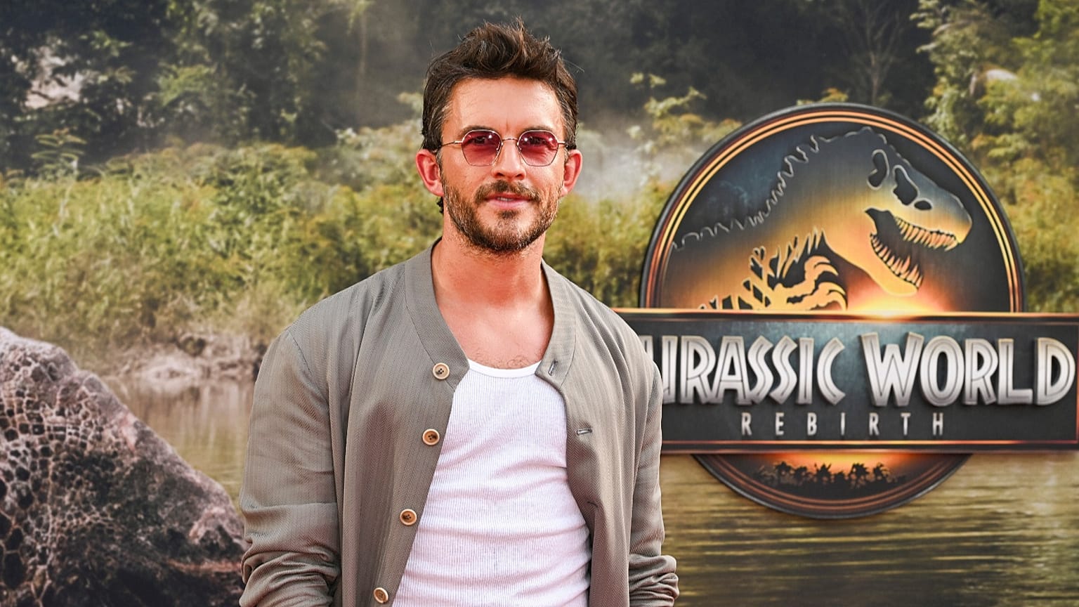 Jonathan Bailey foi nomeado pela revista People como o 2025 Homem Mais Sexy Vivo 