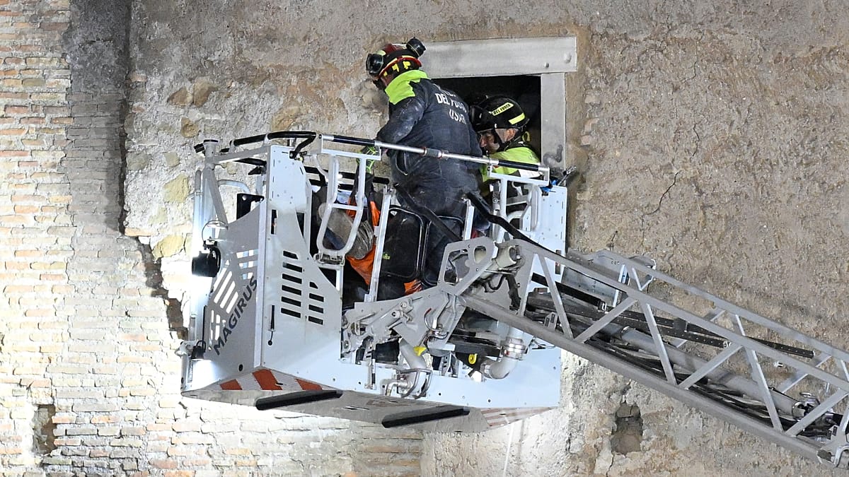 Torre dei Conti: Rescued worker dies after Rome tower collapse