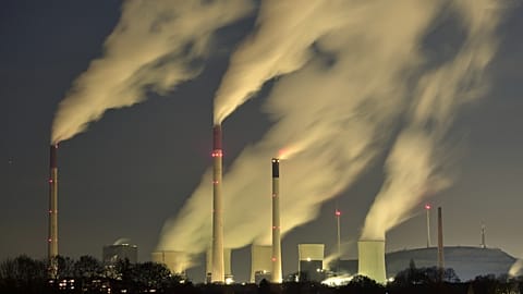 Europejscy ministrowie środowiska poparli złagodzoną wersję unijnej ustawy klimatycznej 