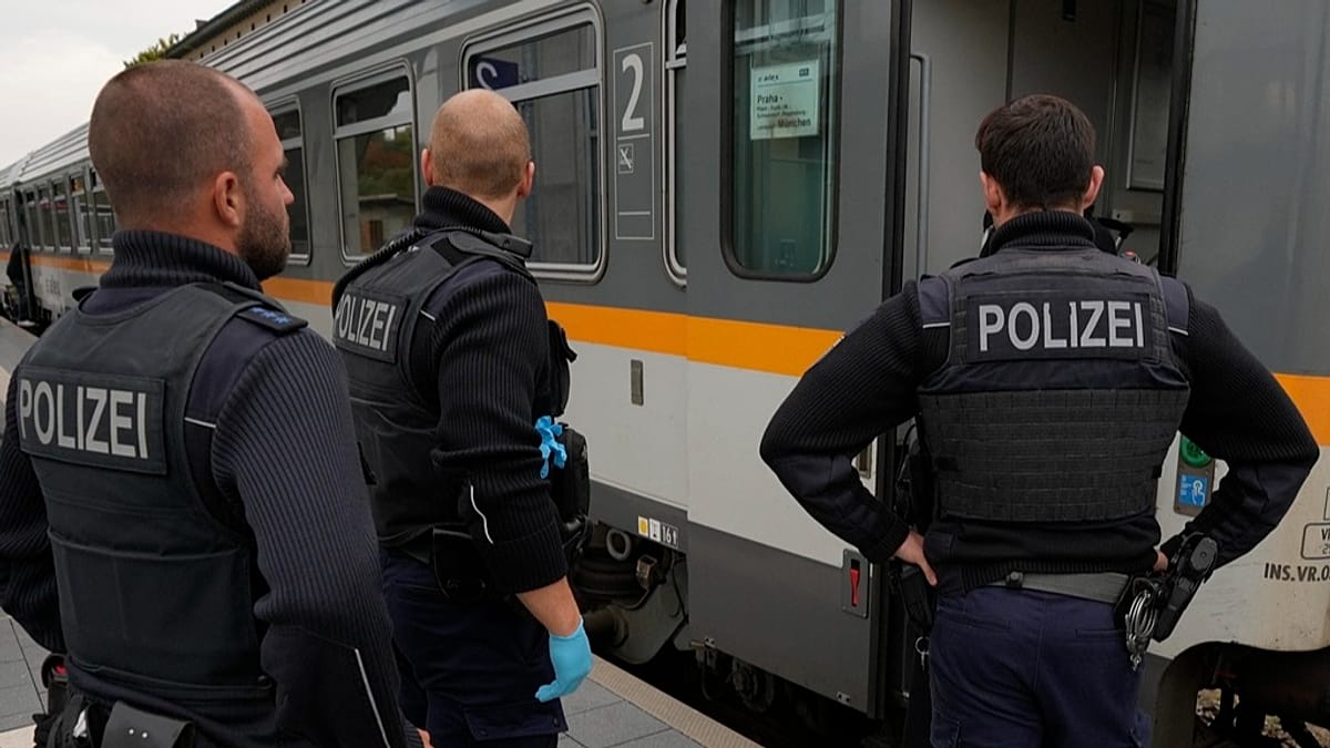 Latvian man arrested in Austria after threatening to take hostages on a train