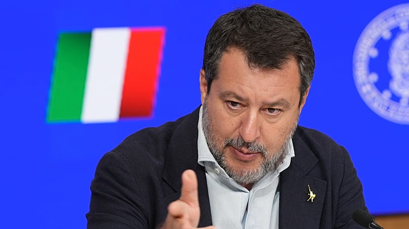 Ο υπουργός Μεταφορών Ματέο Σαλβίνι παραχωρεί συνέντευξη Τύπου σχετικά με την απόφαση να εγκριθούν οι εργασίες στην κρεμαστή γέφυρα του Στενού της Μεσσήνης, στη Ρώμη, Τετάρτη 6 Αυγούστου 2025.