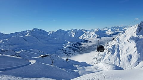 Eine Studie von Anfang dieses Jahres ergab, dass die Kosten für das Skifahren in Europa seit 2015 insgesamt um 34,8 Prozent über der Inflation gestiegen sind. 