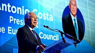 Der Präsident des Europäischen Rates Antonio Costa spricht während des Erweiterungsgipfels von Euronews am 4. November 2025 in Brüssel.